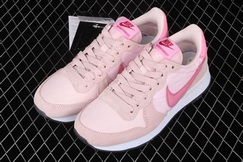 nike pink herren schuhe|famous pink nike shoes.